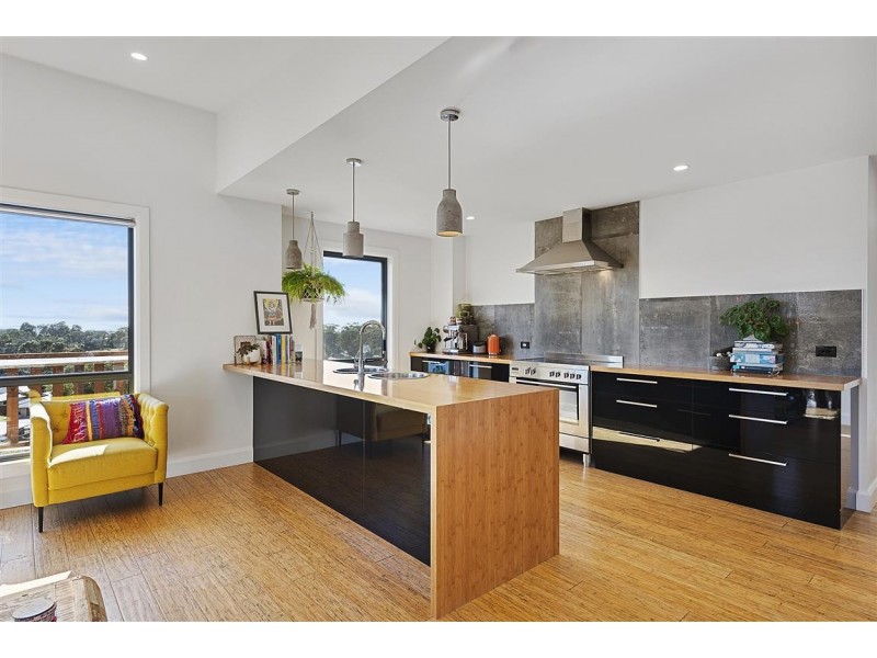 19 McCall Terrace, Stony Rise TAS 7310