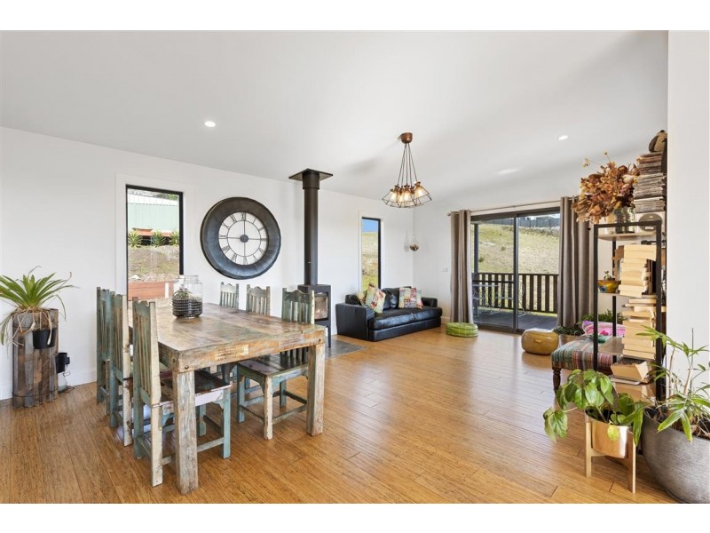 19 McCall Terrace, Stony Rise TAS 7310