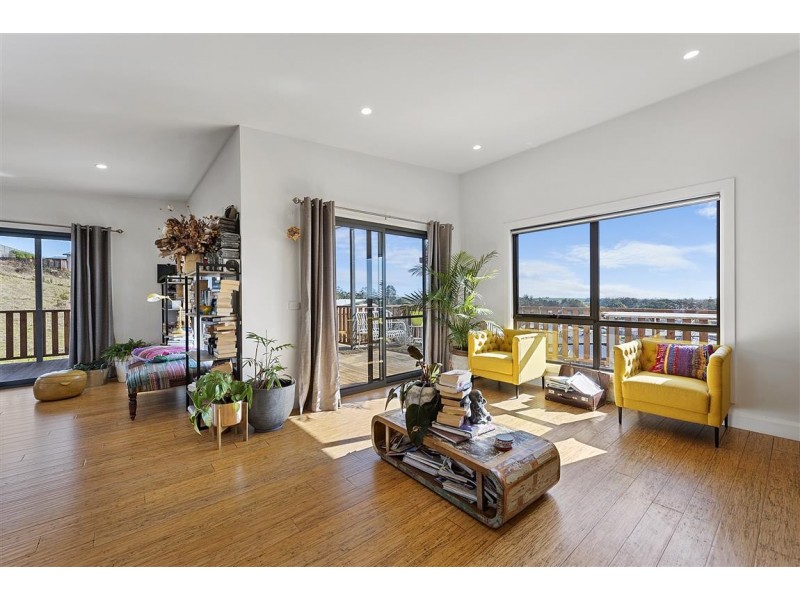 19 McCall Terrace, Stony Rise TAS 7310