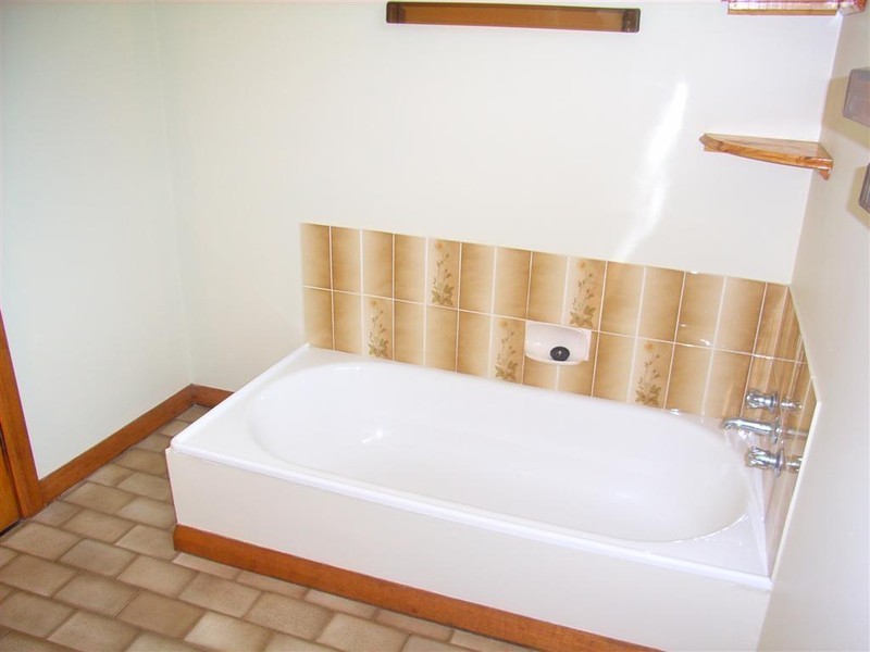 5 South Road, Penguin TAS 7316