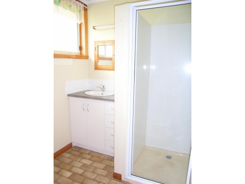 5 South Road, Penguin TAS 7316