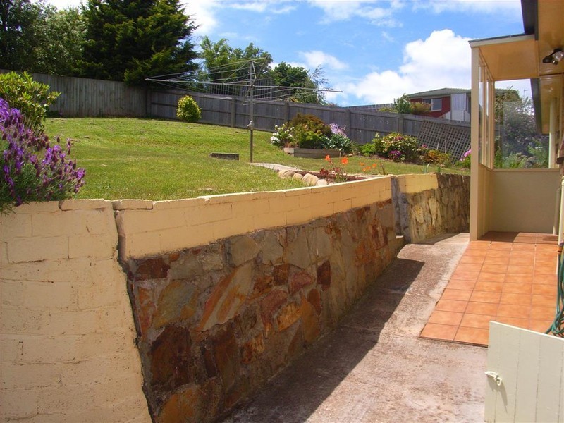 5 South Road, Penguin TAS 7316
