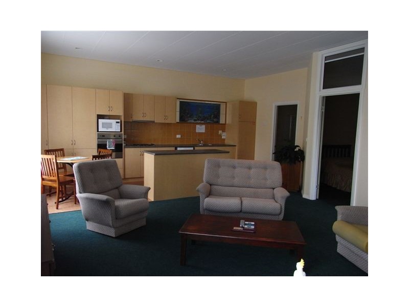 99-101 Main Street, Penguin TAS 7316