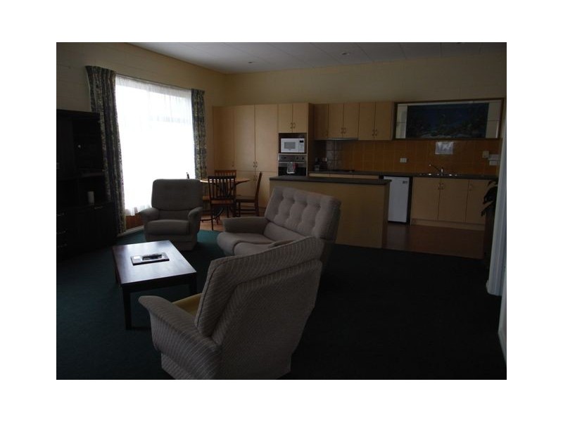 99-101 Main Street, Penguin TAS 7316