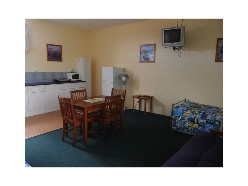 99-101 Main Street, Penguin TAS 7316