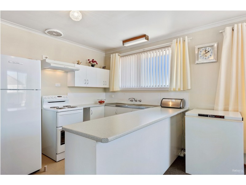 2 Kardinia Crescent, West Ulverstone TAS 7315