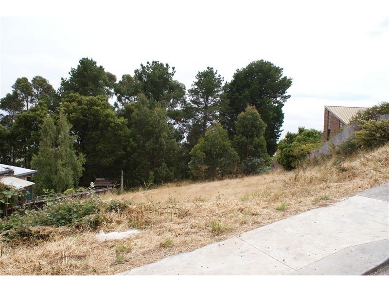 27 Quinn Street, Penguin TAS 7316