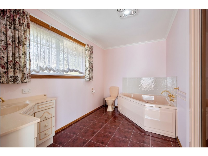 12 Clarke Street, Ulverstone TAS 7315