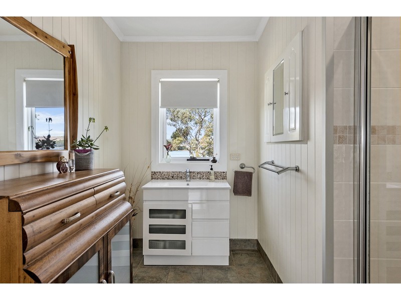 19 South Road, West Ulverstone TAS 7315