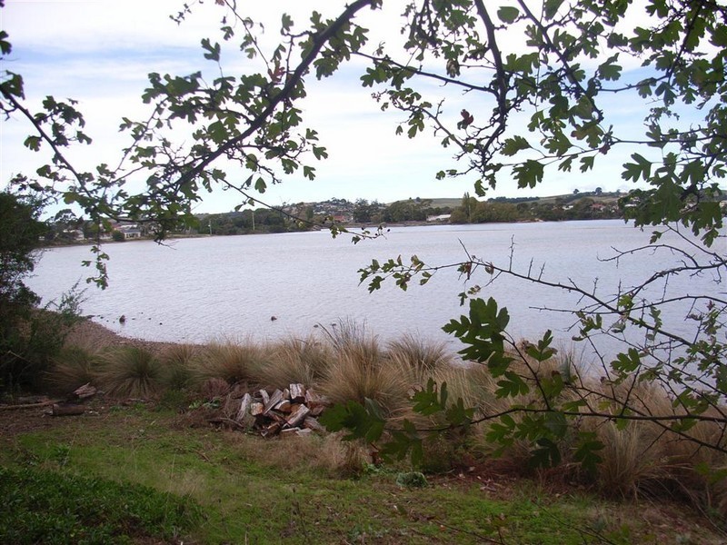 14 River Road, Ulverstone TAS 7315