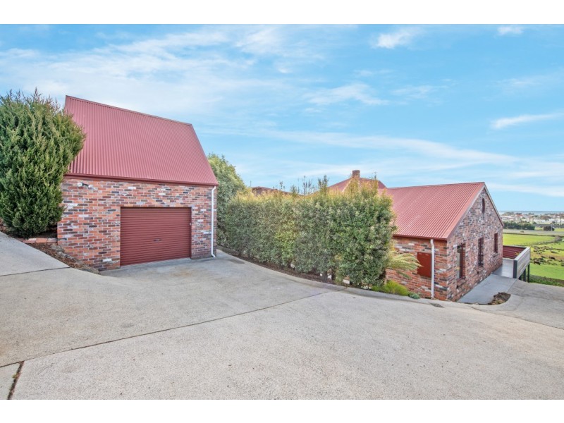 17 Dudley Crescent, Ulverstone TAS 7315