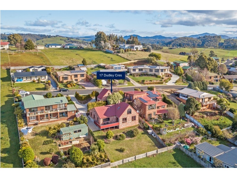 17 Dudley Crescent, Ulverstone TAS 7315