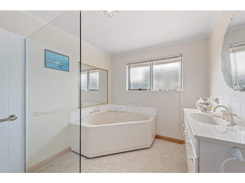 12 Jackson Avenue, West Ulverstone TAS 7315