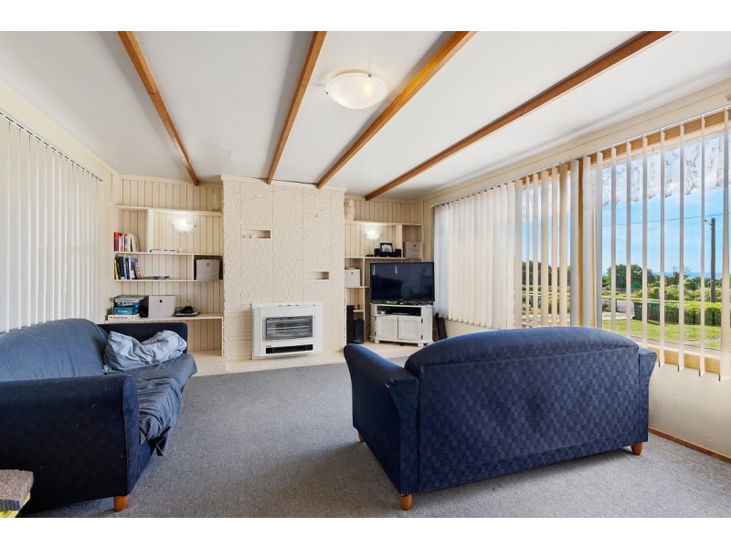 5 Penguin Road, West Ulverstone TAS 7315