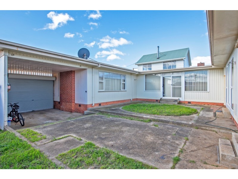 5 Penguin Road, West Ulverstone TAS 7315