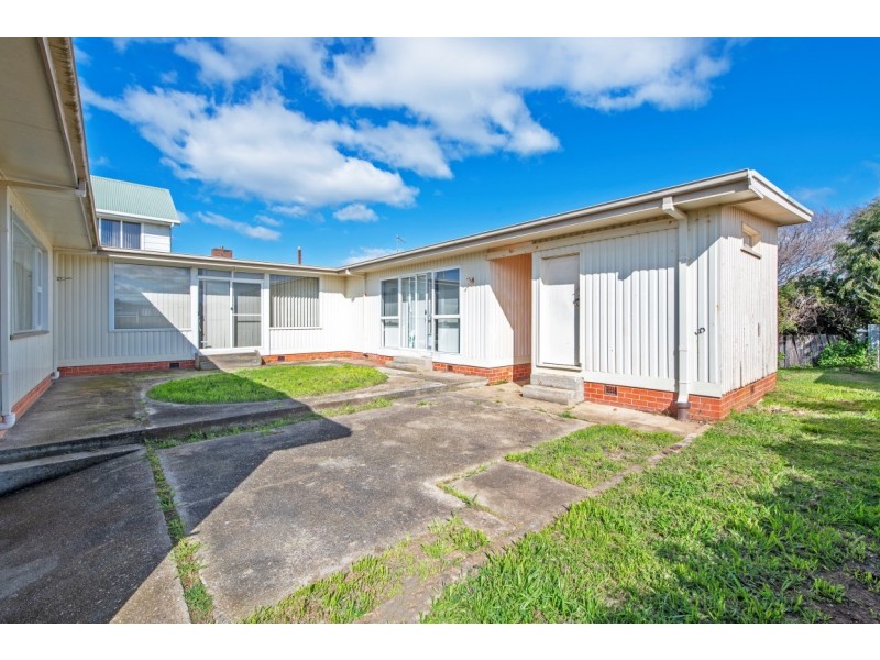 5 Penguin Road, West Ulverstone TAS 7315