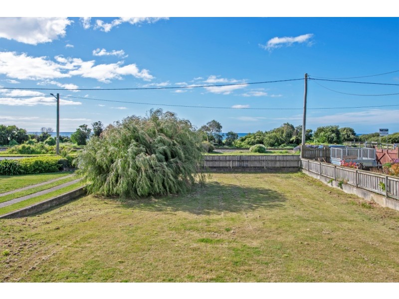 5 Penguin Road, West Ulverstone TAS 7315