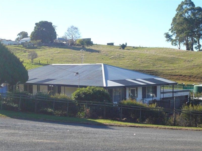 1 Lake Barrington Road, Wilmot TAS 7310
