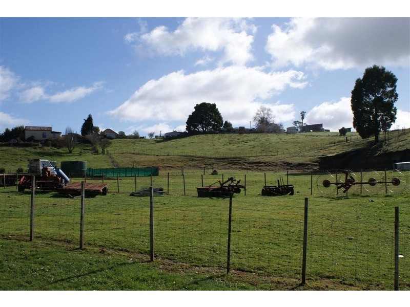 7 Lake Barrington Road, Wilmot TAS 7310