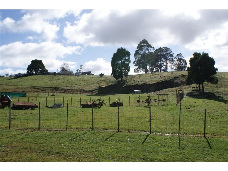 7 Lake Barrington Road, Wilmot TAS 7310