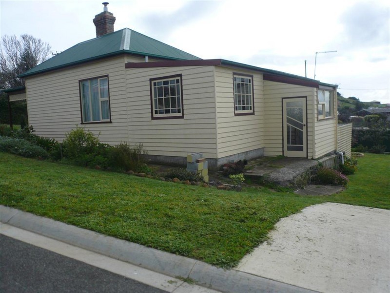 77 Clara Street, Ulverstone TAS 7315