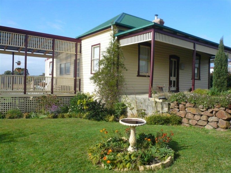 77 Clara Street, Ulverstone TAS 7315