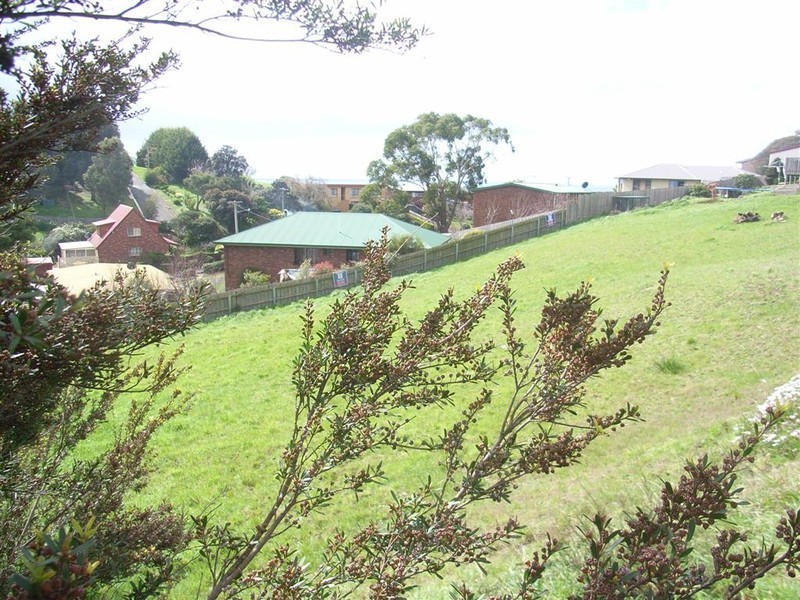 53 South Road, Penguin TAS 7316