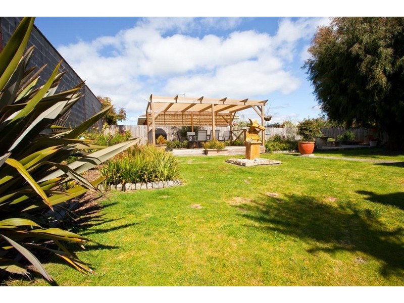 6 Quiggins Grove, Ulverstone TAS 7315