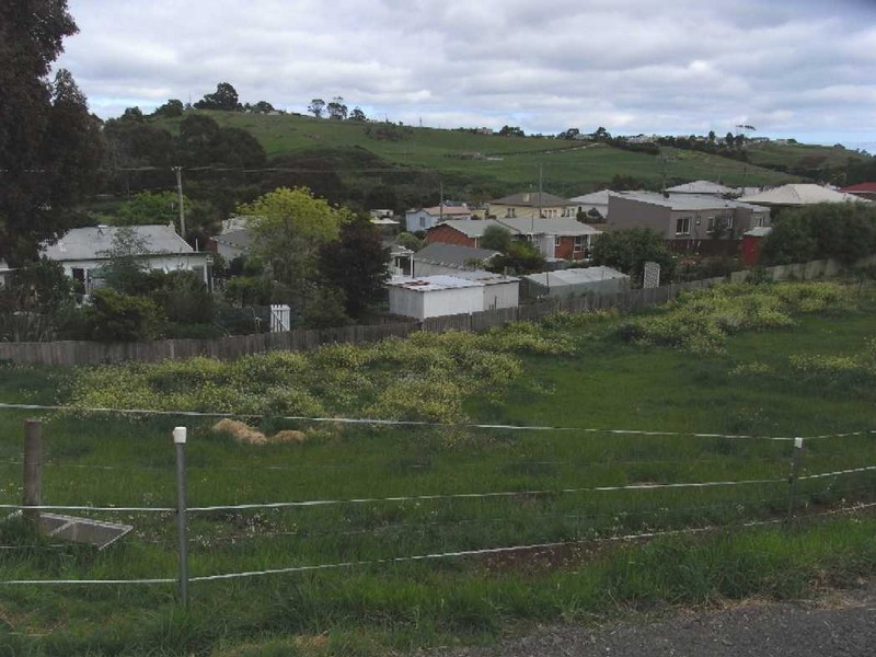 1 Southwood Avenue, Penguin TAS 7316