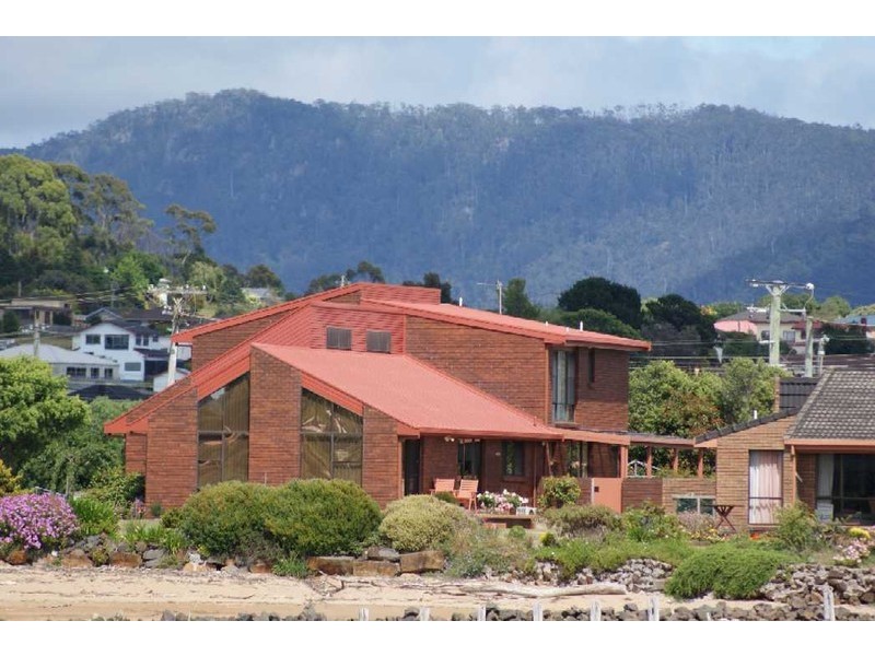 2 Maud Street, Ulverstone TAS 7315