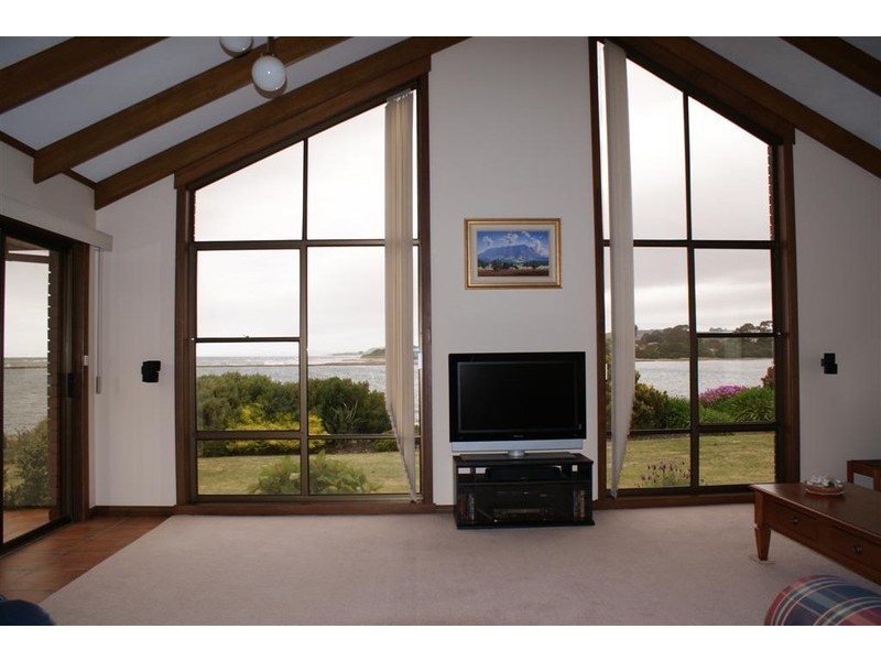 2 Maud Street, Ulverstone TAS 7315