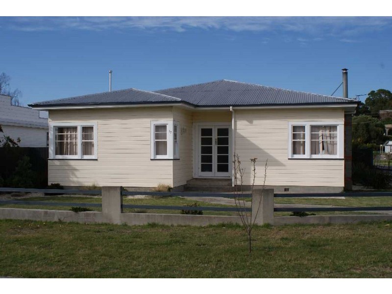 17 Maud Street, Ulverstone TAS 7315