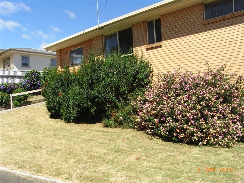 Unit 1/17 Dooley Street, Ulverstone TAS 7315