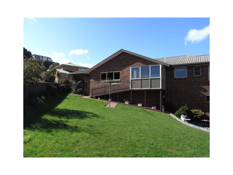17 Kywong Crescent, Ulverstone TAS 7315