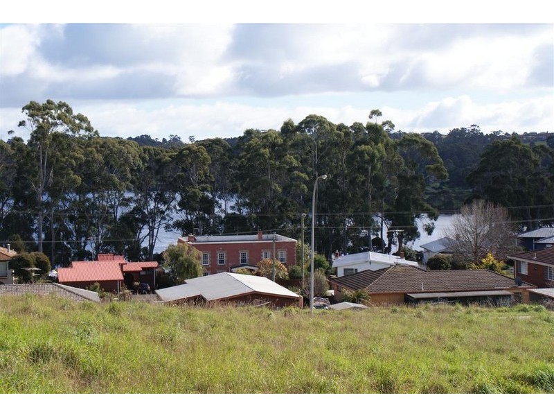 1 Southern Cross Drive, Ulverstone TAS 7315