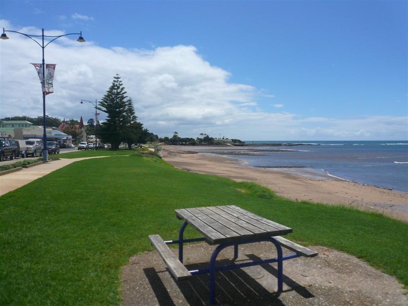 74 Main Street, Penguin TAS 7316