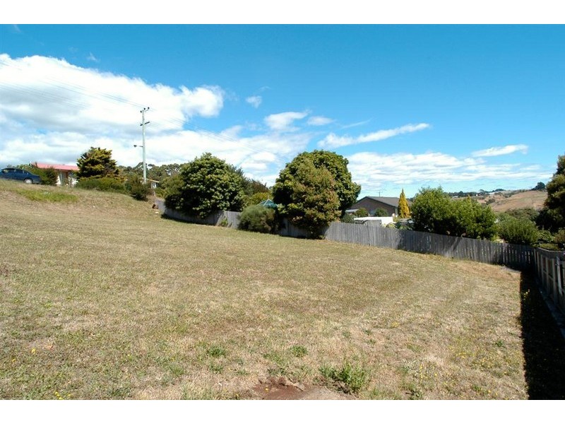 53 South Road, Penguin TAS 7316