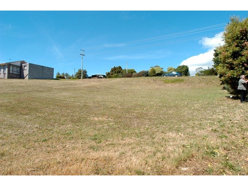 53 South Road, Penguin TAS 7316