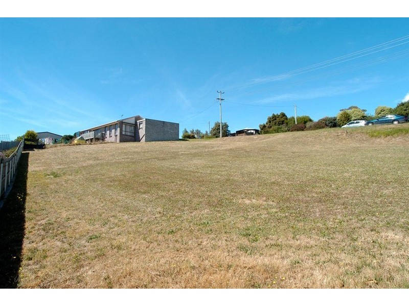 53 South Road, Penguin TAS 7316