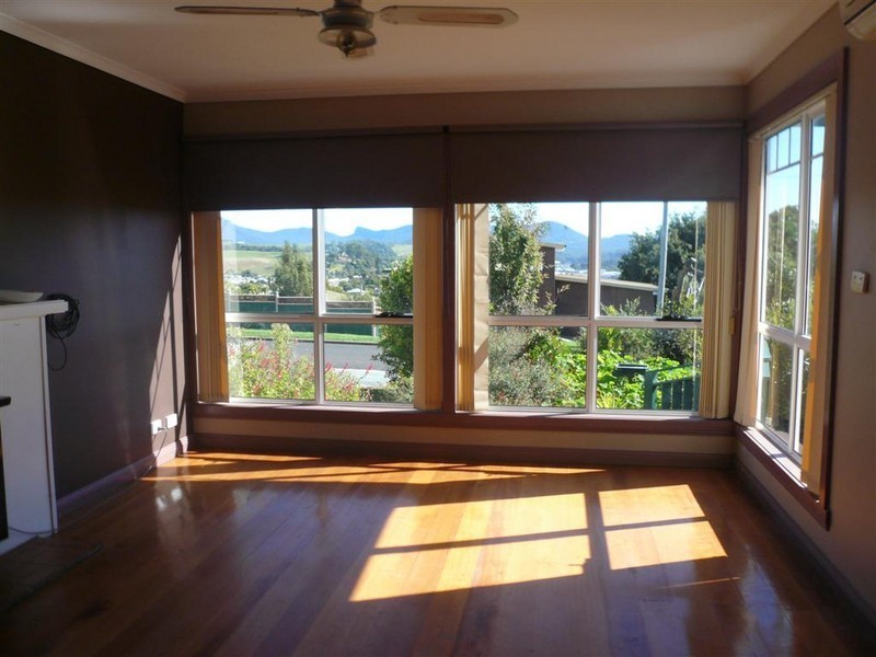 4 Scurrah Street, Ulverstone TAS 7315