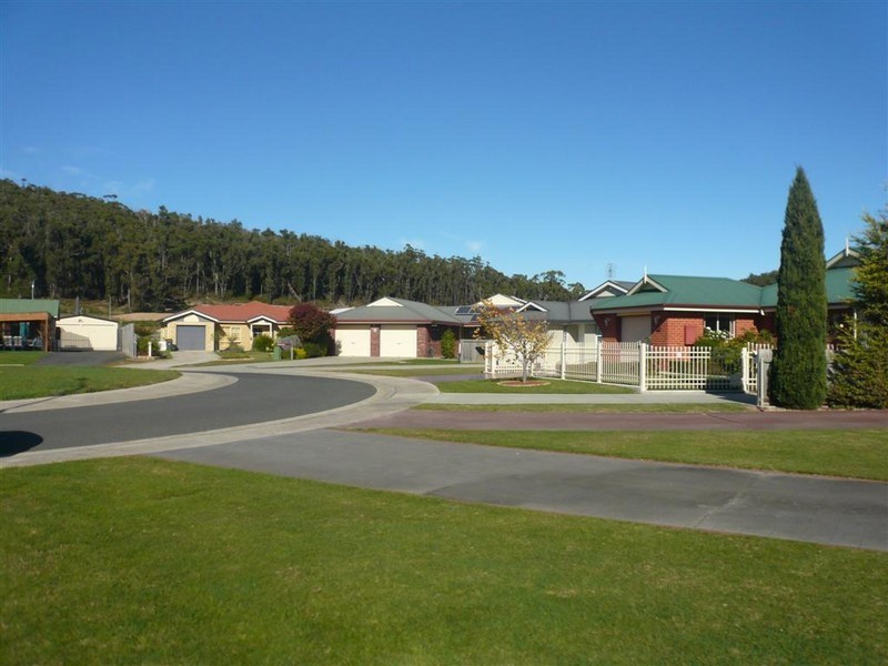 8 Banks Place, Turners Beach TAS 7315