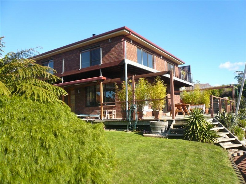 18 Seabreeze Avenue, Sulphur Creek TAS 7316