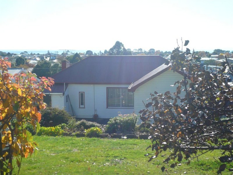 24 William Street, Ulverstone TAS 7315