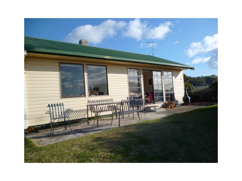 34 PENGUIN RD, Ulverstone TAS 7315