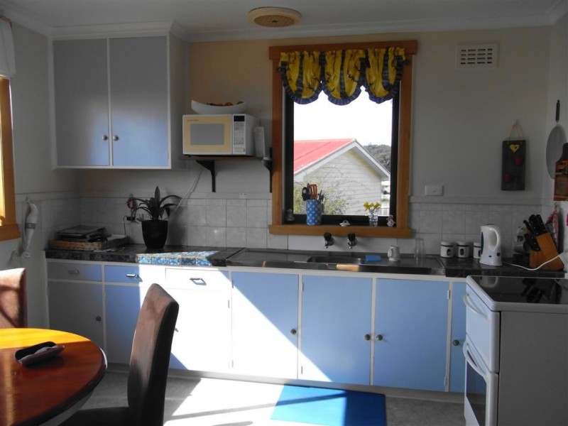 8 Hingston Place, Ulverstone TAS 7315