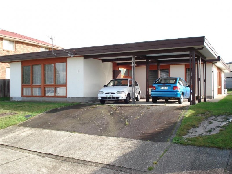 U 1 and 2/24 Pineleigh Street, Penguin TAS 7316