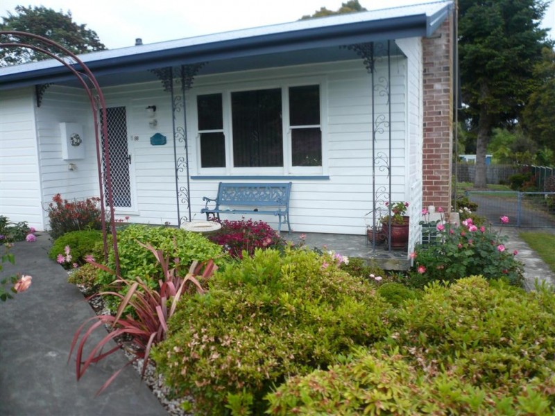 88 South Road, Penguin TAS 7316