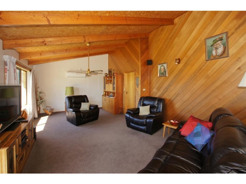 32 Beach Road, Ulverstone TAS 7315