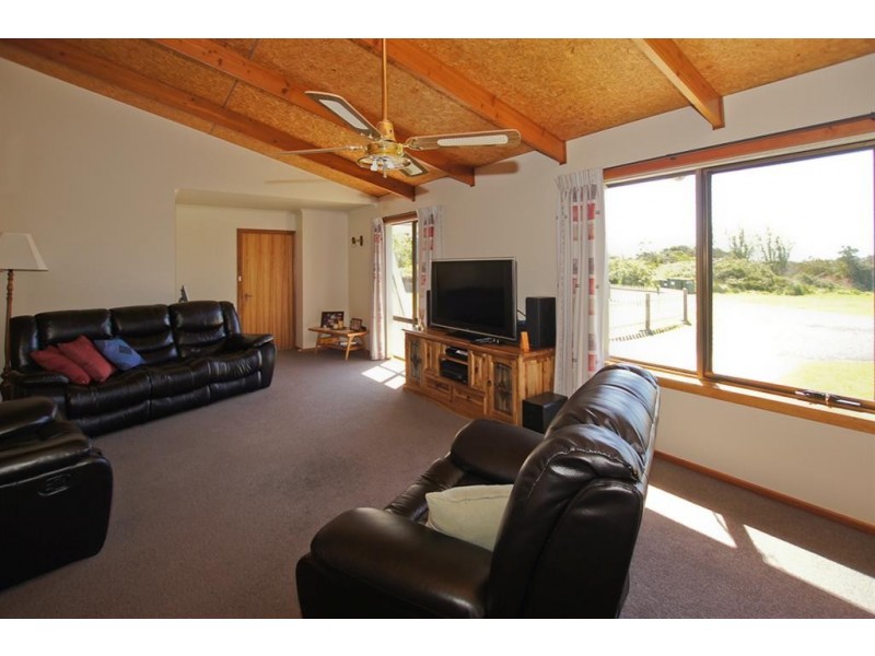 32 Beach Road, Ulverstone TAS 7315