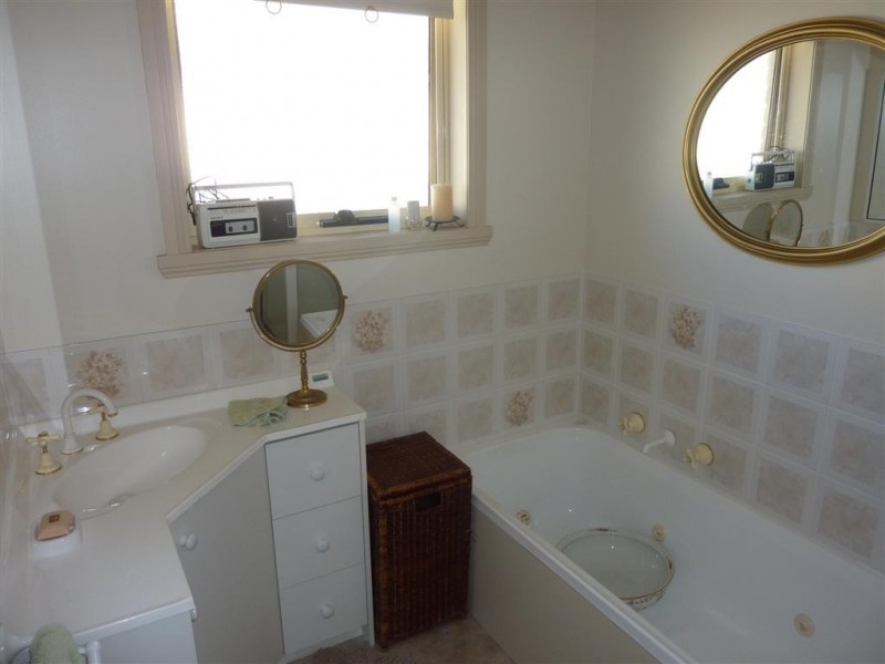 6 Crisling Place, Penguin TAS 7316
